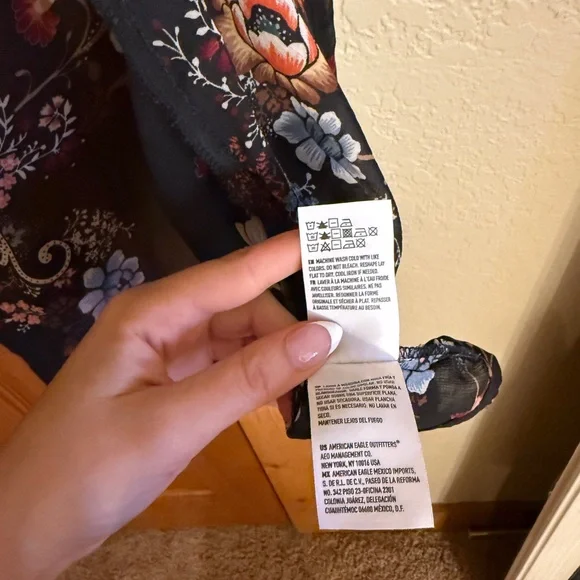 AE Floral Black Sheer Lace Cardigan - Picture 6 of 8